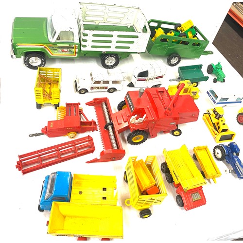 181 - Selection of vintage farming toys