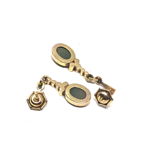 78 - 9ct gold jade drop earrings measure approx 2.8cm drop weight 3g