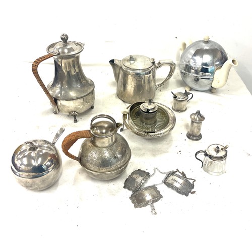 96 - Selection of EPNS silver plate to include sugar bowl, jugs and hotel plate