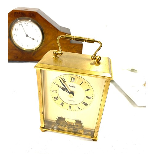 123 - Selection of vintage and later clocks includes art deco clock, mantle clock etc