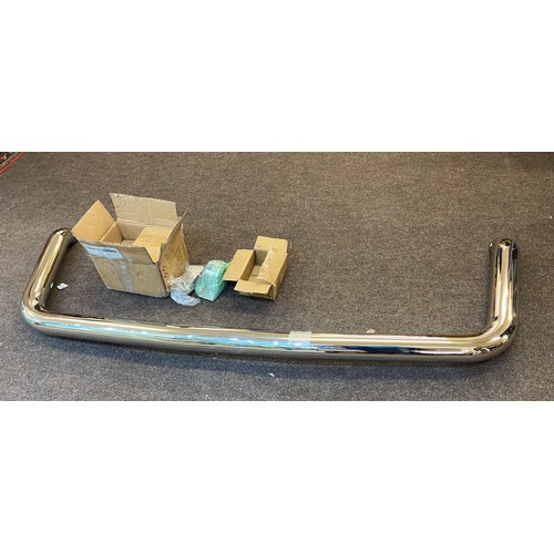 285 - Brand new Chrome truck roof bar with spot light brackets