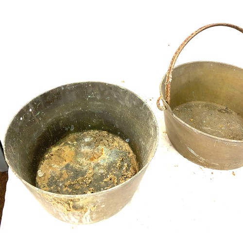 165 - 2 Vintage brass jam pans, one handle missing and a Vintage lidded 2 handled saucepan