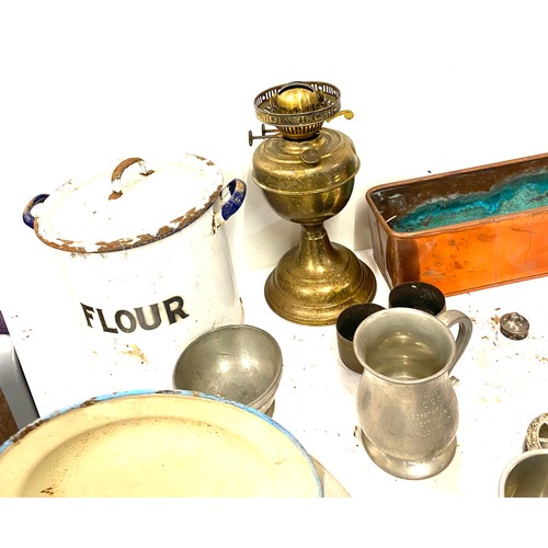 219 - Selection of assorted metal ware includes Oil lamp, brass, copper etc