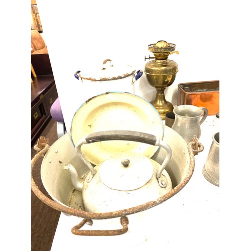 219 - Selection of assorted metal ware includes Oil lamp, brass, copper etc