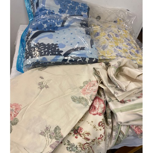 314 - Vintage Laura Ashley single bed set, Charlotte & Confetti blue and yellow bed set, 1980s double bed ... 