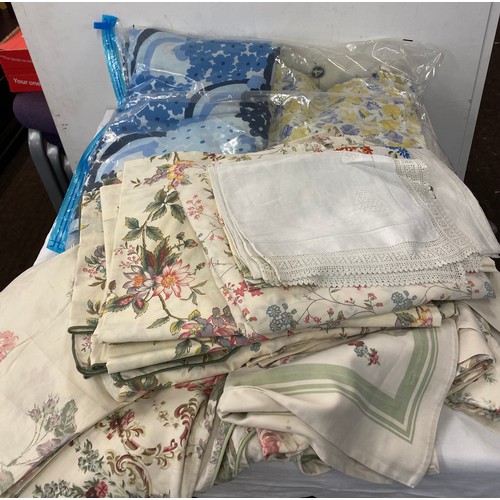 314 - Vintage Laura Ashley single bed set, Charlotte & Confetti blue and yellow bed set, 1980s double bed ... 