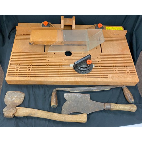 304 - Selection of vintage and later tools includes black and decker work bench etc