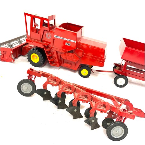 261A - Vintage metal Massey Ferguson MF 760 Toy Combine