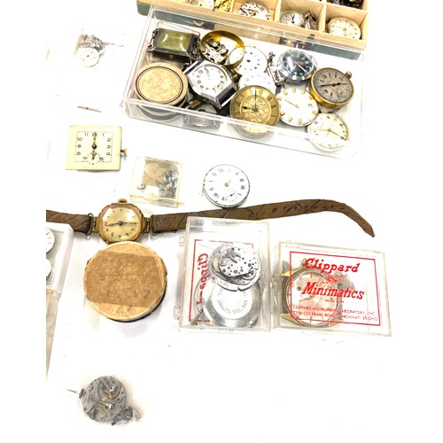 129 - Selection of vintage mechanical watch movements and parts