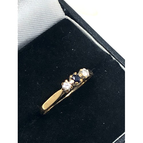 241 - 9ct gold vintage sapphire & diamond inlay trilogy ring (1.2g)