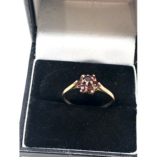 244 - 9ct gold vintage garnet floral ring (1.3g)