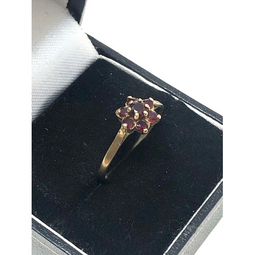 244 - 9ct gold vintage garnet floral ring (1.3g)