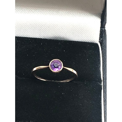 276 - 9ct rose gold vintage solitaire bezel ring (0.7g)