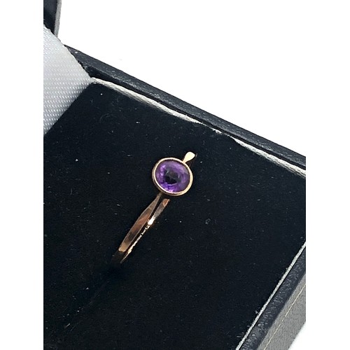 276 - 9ct rose gold vintage solitaire bezel ring (0.7g)