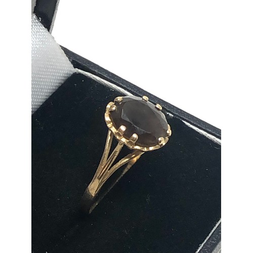 237 - 9ct gold vintage smokey quartz ring (1.9g)