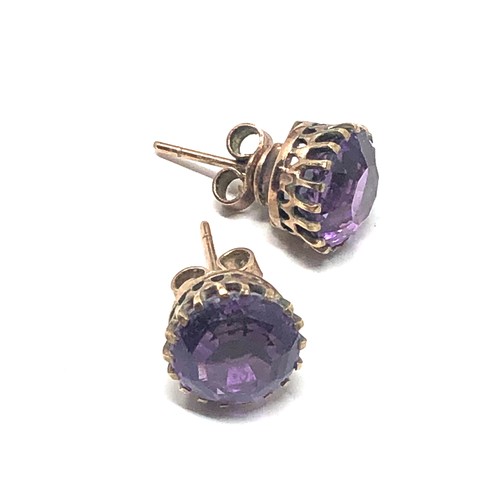 147 - 9ct gold vintage amethyst stud earrings (3g)