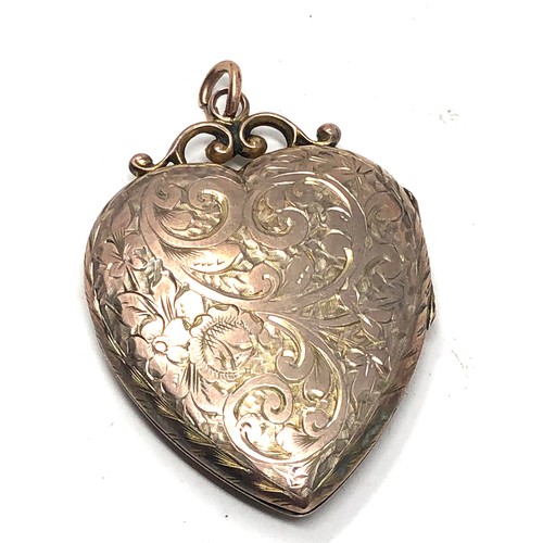 113 - 9ct back & front gold antique foliate etched heart locket (8.2g)