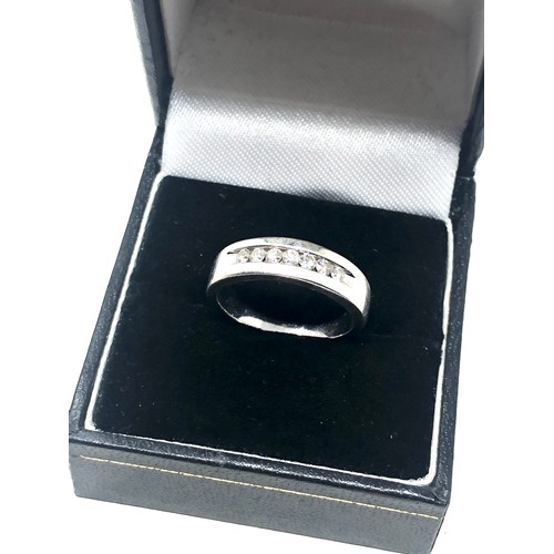 116 - 14ct white gold diamond seven stone ring (5g)