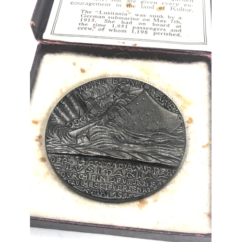 462 - Boxed ww1 lusitania medal