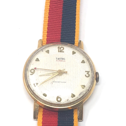 446 - Smiths gents 21 jewel wrist watch the watch is ticking