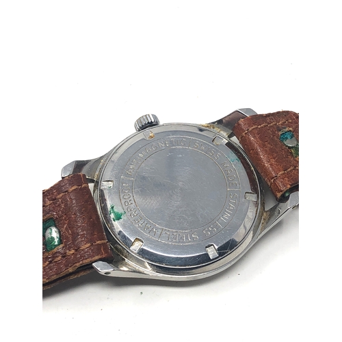 441 - vintage Gents timor wristwatch the watch is ticking