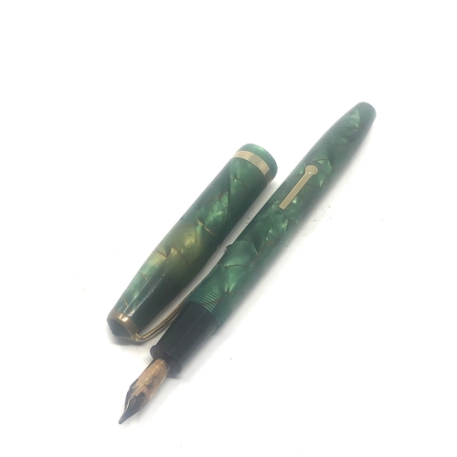 469 - Vintage Conway Stewart 85L Fountain Pen - green marbled gold vein  14ct Gold nib