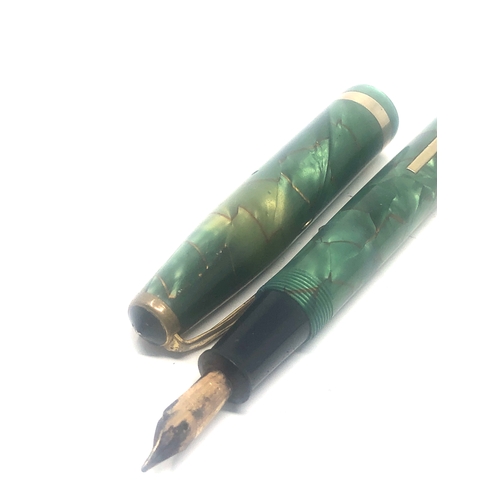 469 - Vintage Conway Stewart 85L Fountain Pen - green marbled gold vein  14ct Gold nib