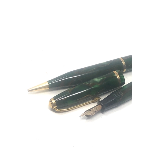 470 - Vintage Conway Stewart dinkie 550 Fountain Pen & pencil - green marbled  14ct Gold nib