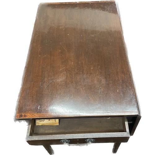 384 - Pembrook mahogany table measures approx 29 inches tall, 33 inches depth and 39.5 inches wide