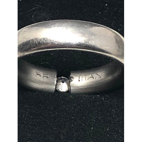 80 - titanium & diamond band ring weight 2.4g