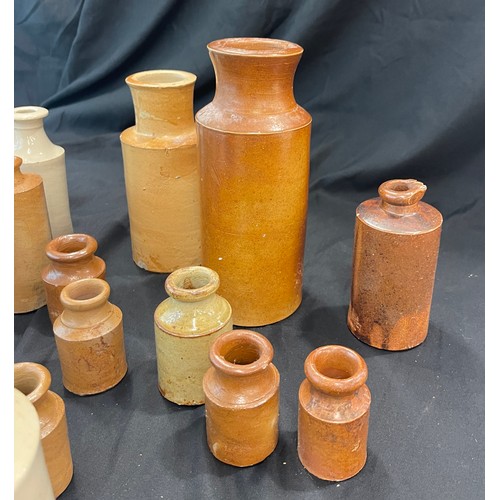 893 - Large selection of vintage earthenware pots