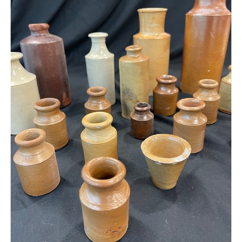 893 - Large selection of vintage earthenware pots