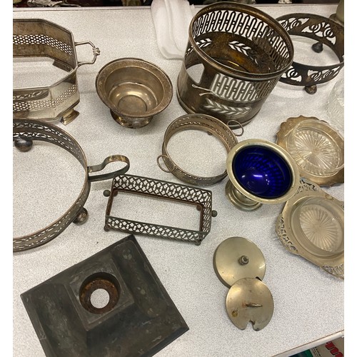 778 - Selection of silver plated and metal items to include toaster rack, trinkets, goblets, bowls etc