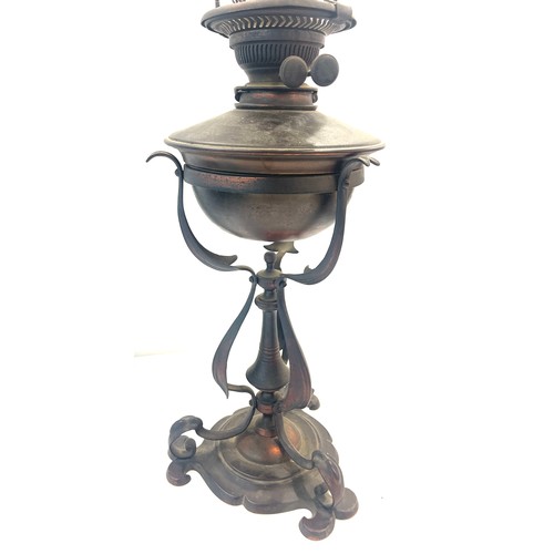 654 - Antique art Nouveau / arts and crafts Hinks brass oil lamp, approximate height: 27 inches including ... 