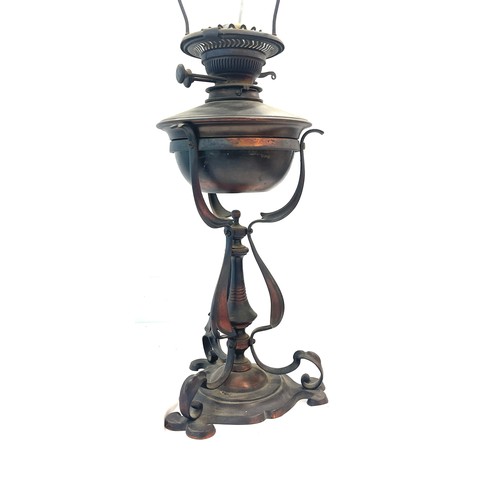 654 - Antique art Nouveau / arts and crafts Hinks brass oil lamp, approximate height: 27 inches including ... 