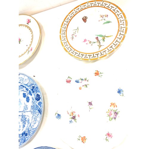 595 - Antique English porcelain cabinet plates, to include Royal Worcester, Coalport and Wedgwood