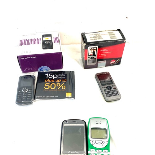 636 - Collection of phones includes Nokia, Sony, Vodafone etc