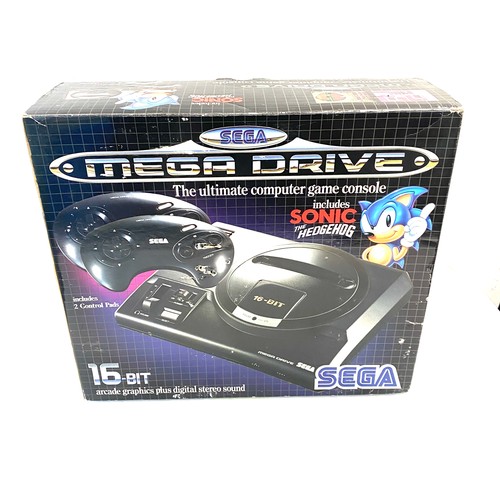 790 - Sega Mega drive sonic edition with game, working order includes two controllers.