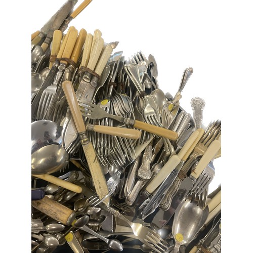 800 - Large selection used silver plated cutlery