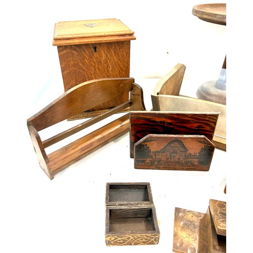 871 - Selection of vintage wooden boxes, wooden cake stand etc