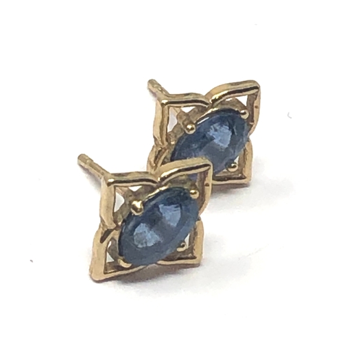 89 - 9ct gold sapphire earrings weight 1.3g