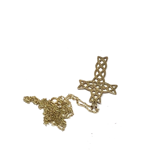 96 - 9ct gold celtic cross pendant necklace weight 1.8g