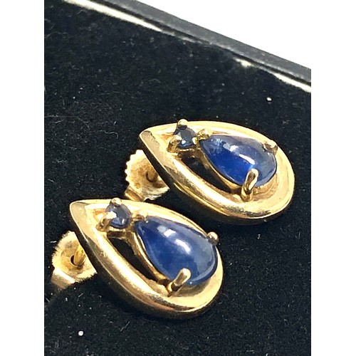 105 - 9ct gold sapphire earrings measure approx 1.2cm drop weight 2g