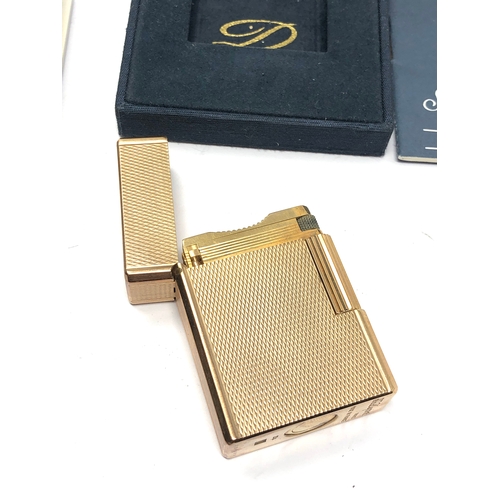 552 - Fine vintage boxed dupont paris cigarette lighter good condition