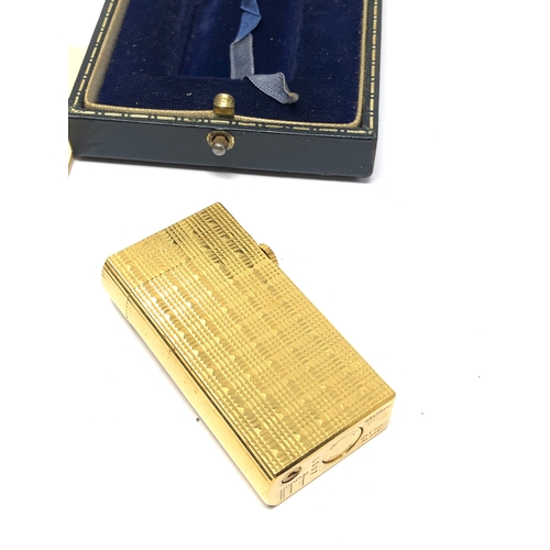 553 - Fine vintage boxed dunhill 70 cigarette lighter good condition