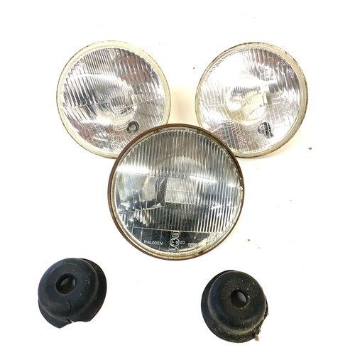 687 - Selection of classic car lamps