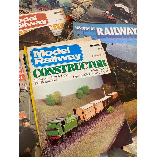 850 - Large selection of Vintage Railway magazines includes model  railway, History of railways etc