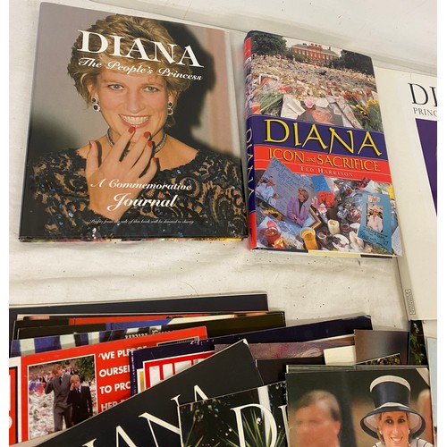 752 - Selection of Royal Memorabilia includes Books on Princess Diana, 25 magazines and a selection of new... 