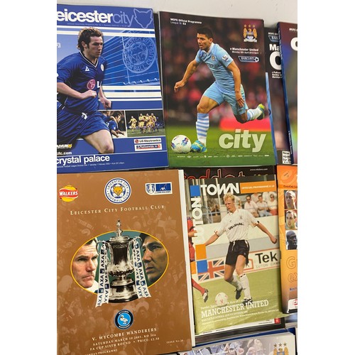 943 - Large selection of over 120 football programs 1990-2022, 33 home clubs mostly premiership