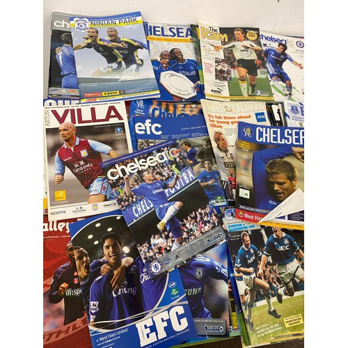 943 - Large selection of over 120 football programs 1990-2022, 33 home clubs mostly premiership